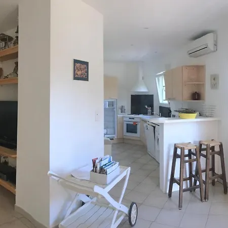 Comme Petite Maison A 3,5 Kms D'avignon * فينوف ليز أفيجْنْ