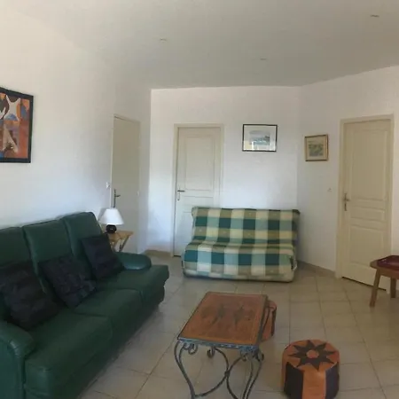 Comme Petite Maison A 3,5 Kms D'avignon * فينوف ليز أفيجْنْ